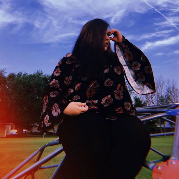 Meet your Posher, Mckenzie - Picture 1 of 1